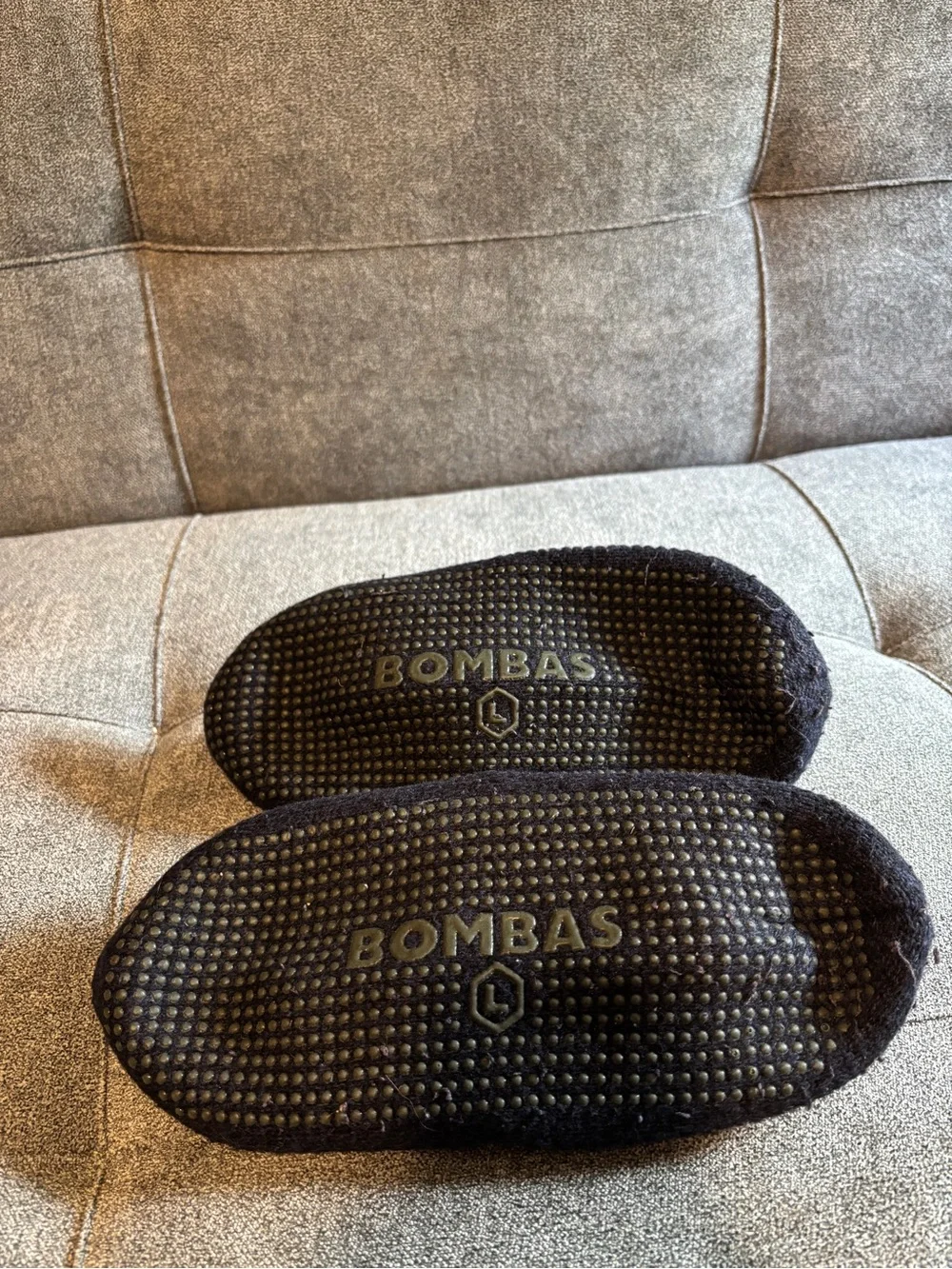 Bombas Men's Gripper Slippers in Navy
